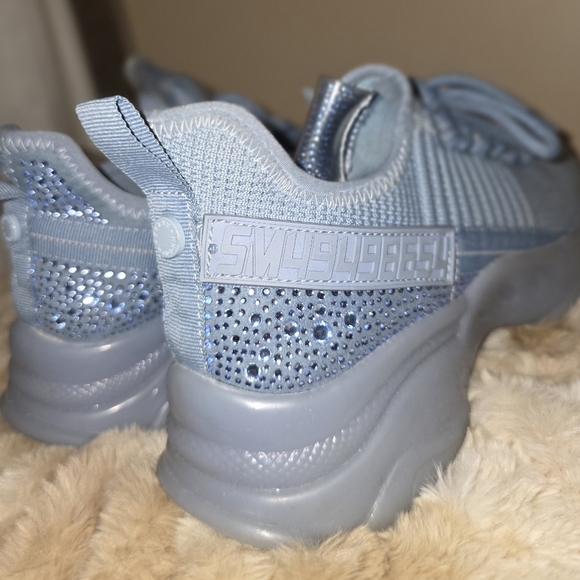 Stylish Light Blue Knit Sneakers - Picture 4 of 6